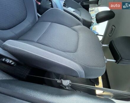 Белый Форд Фокус, объемом двигателя 2 л и пробегом 205 тыс. км за 14900 $, фото 11 на Automoto.ua