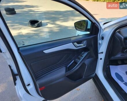 Белый Форд Фокус, объемом двигателя 1.5 л и пробегом 160 тыс. км за 13999 $, фото 11 на Automoto.ua