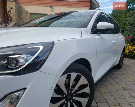 Белый Форд Фокус, объемом двигателя 1.5 л и пробегом 187 тыс. км за 13950 $, фото 4 на Automoto.ua