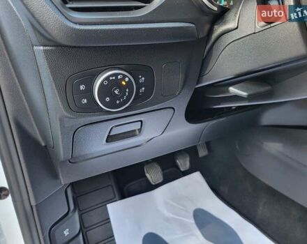 Белый Форд Фокус, объемом двигателя 1.5 л и пробегом 160 тыс. км за 13999 $, фото 23 на Automoto.ua