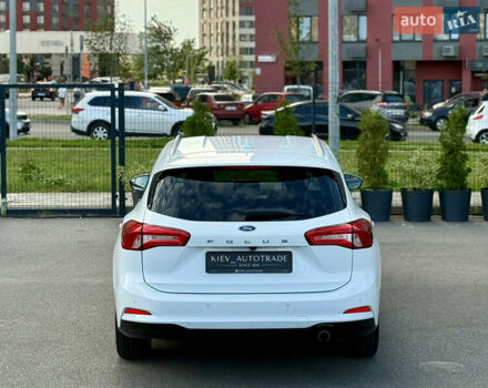 Белый Форд Фокус, объемом двигателя 2 л и пробегом 218 тыс. км за 16500 $, фото 9 на Automoto.ua