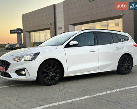 Белый Форд Фокус, объемом двигателя 1.5 л и пробегом 160 тыс. км за 15500 $, фото 1 на Automoto.ua