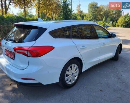 Белый Форд Фокус, объемом двигателя 1.5 л и пробегом 160 тыс. км за 13999 $, фото 6 на Automoto.ua