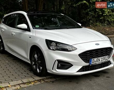 Белый Форд Фокус, объемом двигателя 1.5 л и пробегом 212 тыс. км за 14000 $, фото 2 на Automoto.ua