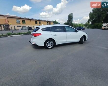 Белый Форд Фокус, объемом двигателя 1.5 л и пробегом 175 тыс. км за 11999 $, фото 4 на Automoto.ua
