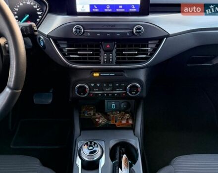 Білий Форд Фокус, об'ємом двигуна 2 л та пробігом 245 тис. км за 13700 $, фото 22 на Automoto.ua