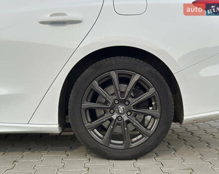 Белый Форд Фокус, объемом двигателя 1.5 л и пробегом 160 тыс. км за 15500 $, фото 7 на Automoto.ua