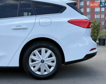 Белый Форд Фокус, объемом двигателя 2 л и пробегом 218 тыс. км за 16500 $, фото 15 на Automoto.ua