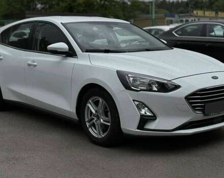 Белый Форд Фокус, объемом двигателя 1.5 л и пробегом 72 тыс. км за 12800 $, фото 1 на Automoto.ua