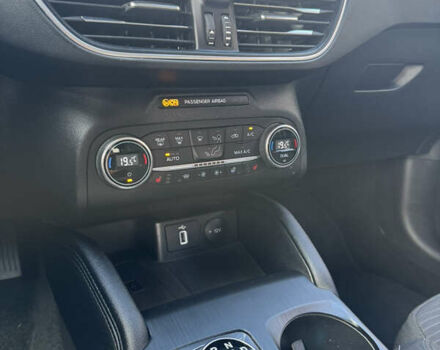 Белый Форд Фокус, объемом двигателя 2 л и пробегом 240 тыс. км за 13300 $, фото 16 на Automoto.ua