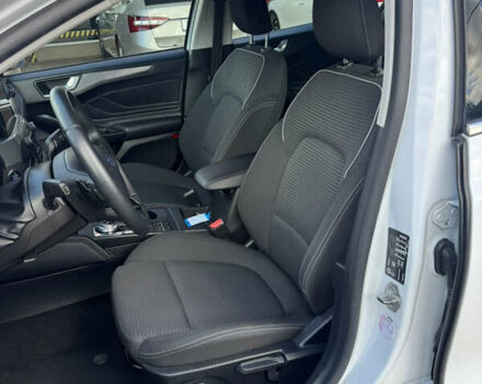 Белый Форд Фокус, объемом двигателя 2 л и пробегом 240 тыс. км за 13300 $, фото 11 на Automoto.ua