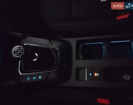Белый Форд Фокус, объемом двигателя 1.5 л и пробегом 208 тыс. км за 11500 $, фото 11 на Automoto.ua