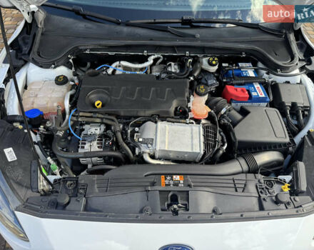 Белый Форд Фокус, объемом двигателя 2 л и пробегом 240 тыс. км за 13300 $, фото 50 на Automoto.ua