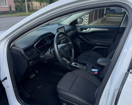 Белый Форд Фокус, объемом двигателя 2 л и пробегом 240 тыс. км за 13300 $, фото 10 на Automoto.ua