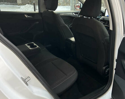 Белый Форд Фокус, объемом двигателя 0 л и пробегом 196 тыс. км за 15900 $, фото 14 на Automoto.ua