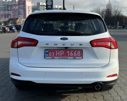 Белый Форд Фокус, объемом двигателя 1.5 л и пробегом 180 тыс. км за 13499 $, фото 5 на Automoto.ua