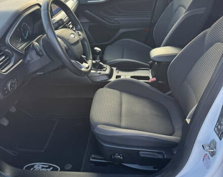 Белый Форд Фокус, объемом двигателя 1.5 л и пробегом 180 тыс. км за 13499 $, фото 18 на Automoto.ua