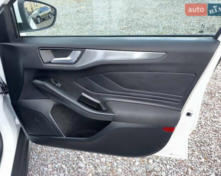 Білий Форд Фокус, об'ємом двигуна 1.5 л та пробігом 94 тис. км за 20500 $, фото 52 на Automoto.ua