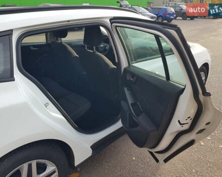 Белый Форд Фокус, объемом двигателя 1.5 л и пробегом 82 тыс. км за 18500 $, фото 35 на Automoto.ua