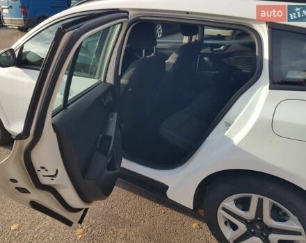 Белый Форд Фокус, объемом двигателя 1.5 л и пробегом 82 тыс. км за 18500 $, фото 37 на Automoto.ua