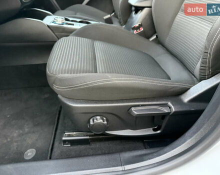 Білий Форд Фокус, об'ємом двигуна 1.5 л та пробігом 94 тис. км за 20500 $, фото 32 на Automoto.ua