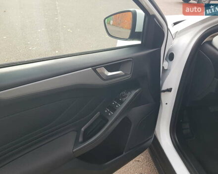 Белый Форд Фокус, объемом двигателя 1.5 л и пробегом 82 тыс. км за 18500 $, фото 21 на Automoto.ua