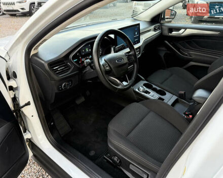 Білий Форд Фокус, об'ємом двигуна 1.5 л та пробігом 94 тис. км за 20500 $, фото 31 на Automoto.ua