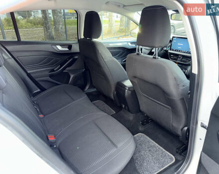 Білий Форд Фокус, об'ємом двигуна 1.5 л та пробігом 94 тис. км за 20500 $, фото 50 на Automoto.ua