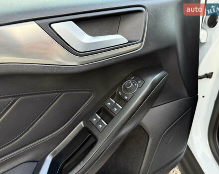 Білий Форд Фокус, об'ємом двигуна 1.5 л та пробігом 94 тис. км за 20500 $, фото 30 на Automoto.ua