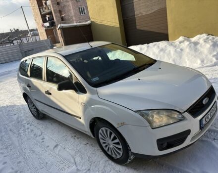 Белый Форд Фокус, объемом двигателя 1.6 л и пробегом 300 тыс. км за 2300 $, фото 1 на Automoto.ua
