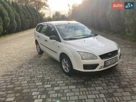 Форд Фокус 2006 в Самборе на Automoto.ua Белый Форд Фокус, объемом двигателя 1.6 л и пробегом 280 тыс. км за 3800 $, фото 1 на Automoto.ua