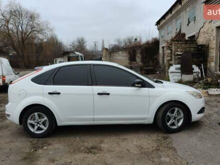 Белый Форд Фокус, объемом двигателя 1.4 л и пробегом 309 тыс. км за 4600 $, фото 1 на Automoto.ua