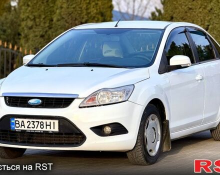 Білий Форд Фокус, об'ємом двигуна 1.6 л та пробігом 237 тис. км за 4500 $, фото 1 на Automoto.ua