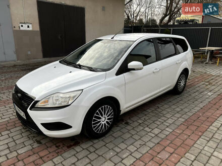 Белый Форд Фокус, объемом двигателя 1.8 л и пробегом 245 тыс. км за 4800 $, фото 1 на Automoto.ua