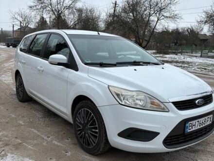 Белый Форд Фокус, объемом двигателя 2 л и пробегом 256 тыс. км за 6500 $, фото 1 на Automoto.ua