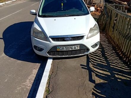 Білий Форд Фокус, об'ємом двигуна 1.8 л та пробігом 300 тис. км за 2050 $, фото 1 на Automoto.ua
