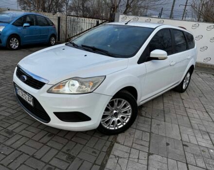 Белый Форд Фокус, объемом двигателя 2 л и пробегом 250 тыс. км за 5700 $, фото 1 на Automoto.ua
