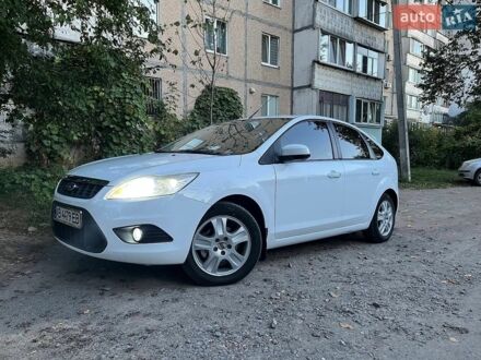 Белый Форд Фокус, объемом двигателя 1.6 л и пробегом 205 тыс. км за 5300 $, фото 1 на Automoto.ua