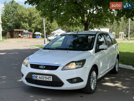 Форд Фокус 2009 у Рівному на Automoto.ua Білий Форд Фокус, об'ємом двигуна 2 л та пробігом 254 тис. км за 4650 $, фото 1 на Automoto.ua