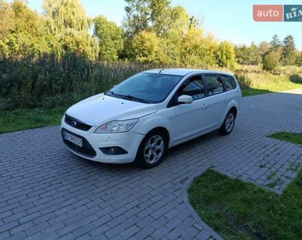Білий Форд Фокус, об'ємом двигуна 1.6 л та пробігом 350 тис. км за 3950 $, фото 1 на Automoto.ua