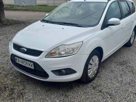 Белый Форд Фокус, объемом двигателя 1.6 л и пробегом 218 тыс. км за 6000 $, фото 1 на Automoto.ua