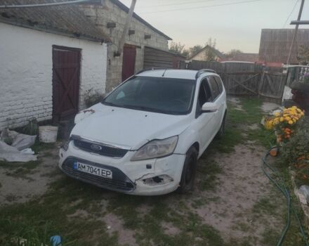 Білий Форд Фокус, об'ємом двигуна 1.6 л та пробігом 200 тис. км за 1650 $, фото 1 на Automoto.ua