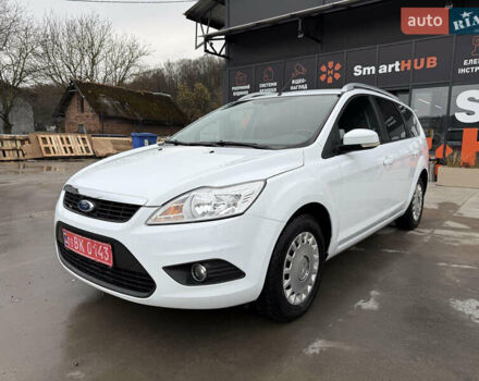 Белый Форд Фокус, объемом двигателя 1.8 л и пробегом 205 тыс. км за 5700 $, фото 1 на Automoto.ua