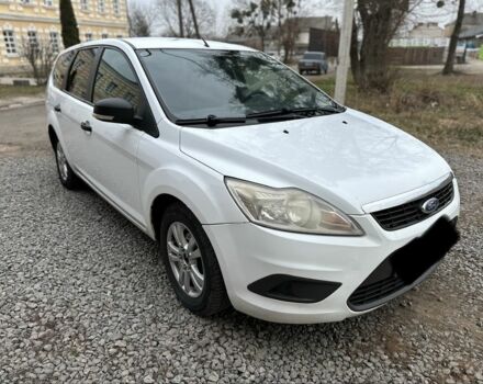 Белый Форд Фокус, объемом двигателя 1.6 л и пробегом 285 тыс. км за 2999 $, фото 1 на Automoto.ua