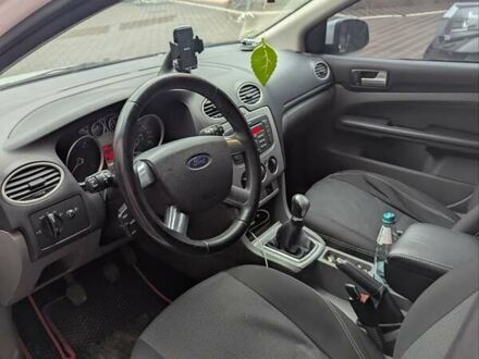 Белый Форд Фокус, объемом двигателя 1.6 л и пробегом 270 тыс. км за 4700 $, фото 1 на Automoto.ua