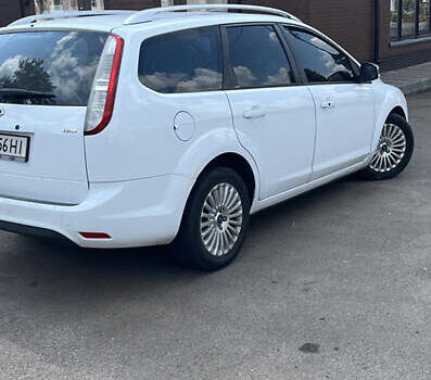 Білий Форд Фокус, об'ємом двигуна 2 л та пробігом 185 тис. км за 5000 $, фото 1 на Automoto.ua