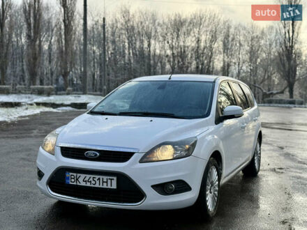 Форд Фокус 2009 у Рівному на Automoto.ua Білий Форд Фокус, об'ємом двигуна 2 л та пробігом 254 тис. км за 4750 $, фото 1 на Automoto.ua