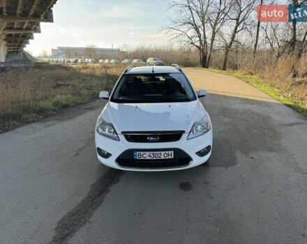 Белый Форд Фокус, объемом двигателя 1.6 л и пробегом 280 тыс. км за 5499 $, фото 1 на Automoto.ua