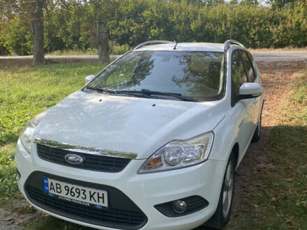 Белый Форд Фокус, объемом двигателя 1.6 л и пробегом 240 тыс. км за 6300 $, фото 1 на Automoto.ua