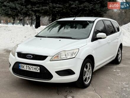 Білий Форд Фокус, об'ємом двигуна 2 л та пробігом 280 тис. км за 5450 $, фото 1 на Automoto.ua
